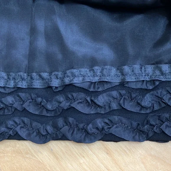 Vintage black cocktail dress in excellent condition, fully lined size Small - Picture 5 of 9